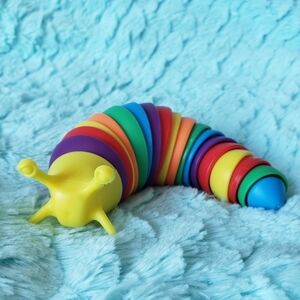 299- SENSORY SLUG FIDGET TOY NWT